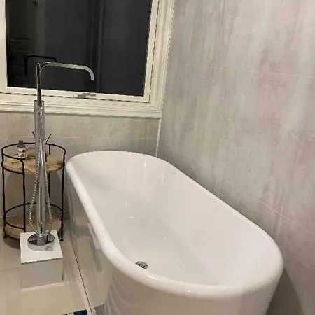 4 Bed - Sleeps 11 - Pets - Parking - Wifi * Mandal